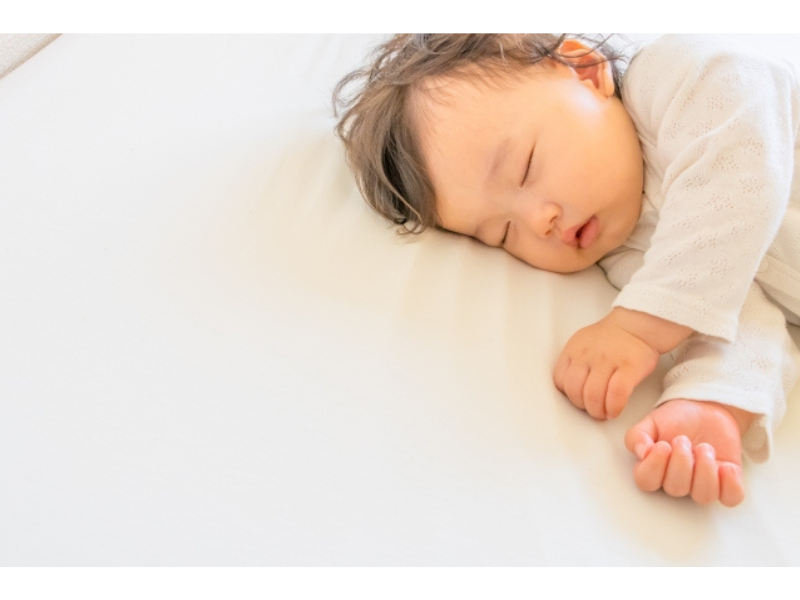 ルーティン後に安心して寝る子ども
